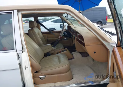 1986 Rolls-Royce Silver Spirit from USA, damaged, VIN SCAZS42A2GCX14680